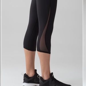 Lululemon Train Times Black Crop Leggings (17”)